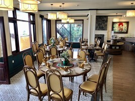 Breakfast, lunch and dinner served