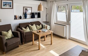 Fernseher, Tischtennisplatte