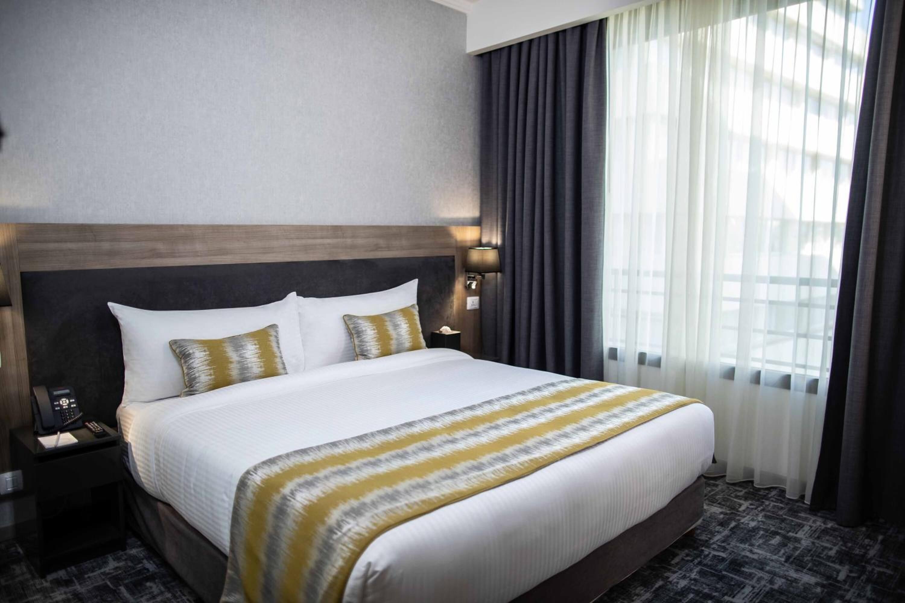 1 bedroom, egyptian cotton sheets, premium bedding, down duvets