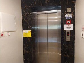 Lift - Hotel Rani and Rani Residency (Vanur)