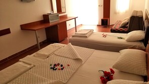 1 bedroom, desk, free WiFi, bed sheets