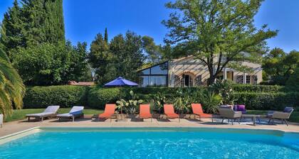 Charming Cottage in a private residence with pool - Beaches walking distance