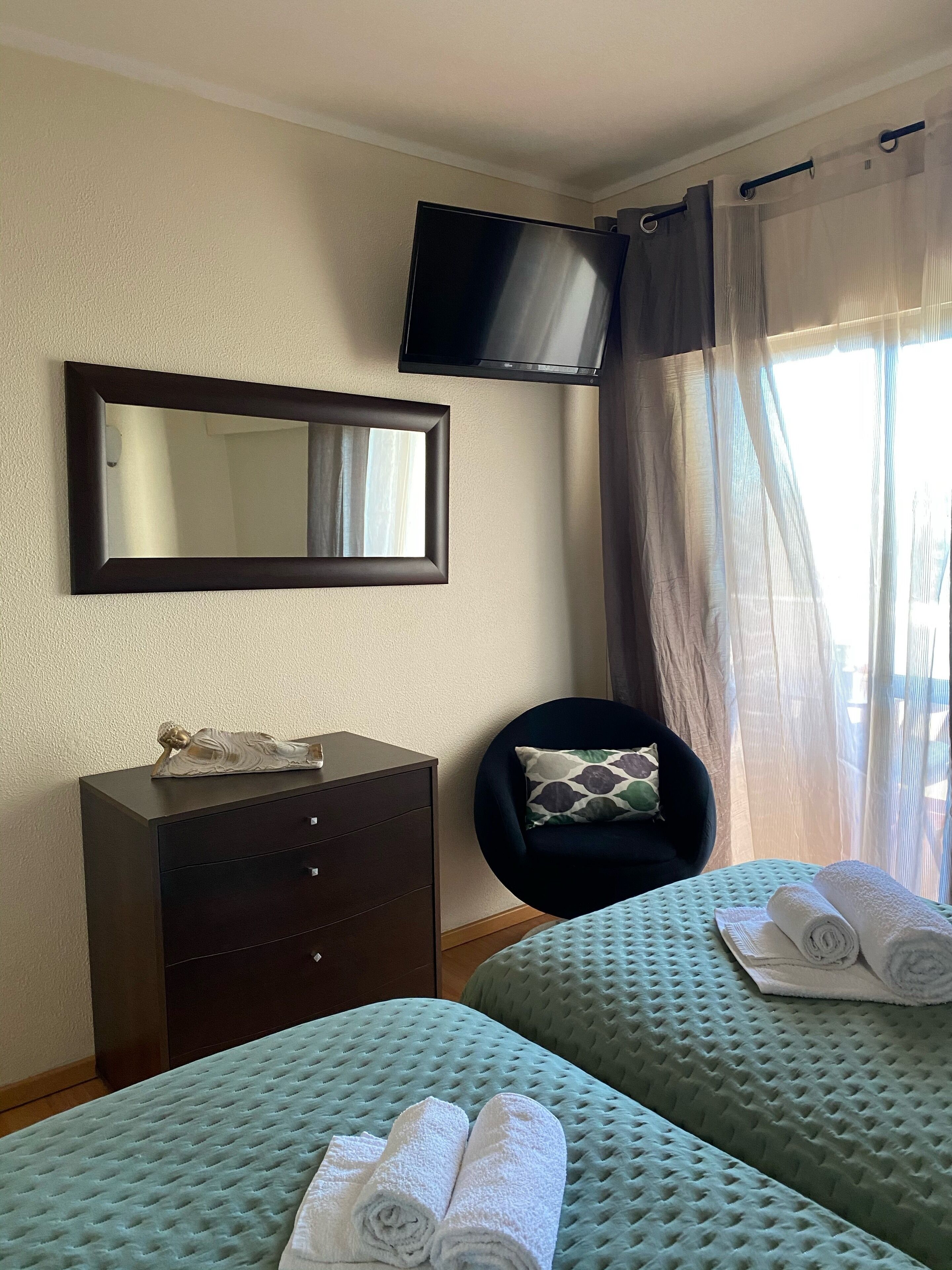 1 camera, ferro/asse da stiro, culla da viaggio, Wi-Fi