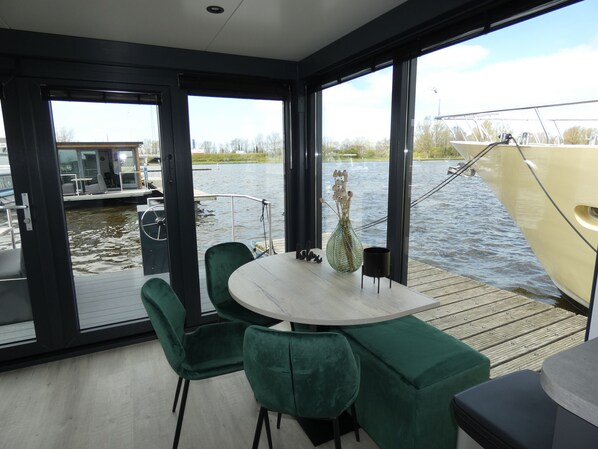 Dining - Havenlodge+ 3 People Luxury House (Uitgeest)