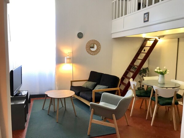 Smart TV, offices - Cocon à 50 Mètres de la mer (Villefranche-sur-Mer)