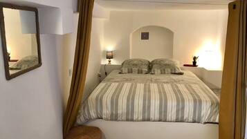 2 bedrooms, iron/ironing board, travel crib, free WiFi