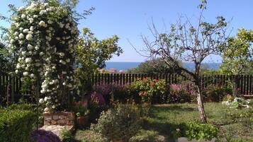 House, 2 Bedrooms, Smoking, Garden View | Exterior