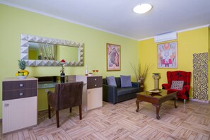 Interior - Suite Room For 5 (Chania)