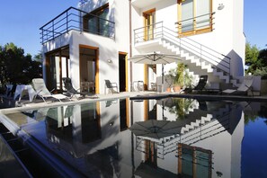 Villa, 1 chambre, accessible aux personnes à mobilité réduite, fumeurs | Piscine | Piscine extérieure