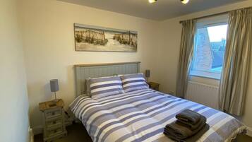 Appartement, 2 chambres, balcon, vue fleuve | 2 chambres, lit parapluie