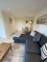 Apartment, 2 Bedrooms, Balcony, River View | Living area