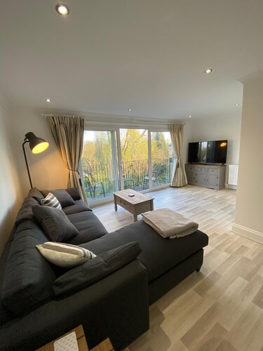 Marina View Penthouse Apt 2BR Parking St Neots Town Centre