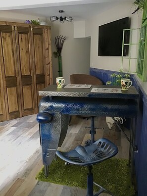 Zimmer, 1 Schlafzimmer, Stadtblick | Wohnbereich