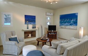 Books - Villa Ouranos our Dream in Blue and Cream With Seaview and Pool (Agios Nikolaos)