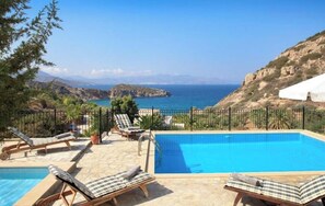 Villa, 2 Schlafzimmer, eigener Pool, Meerblick | Außenbereich