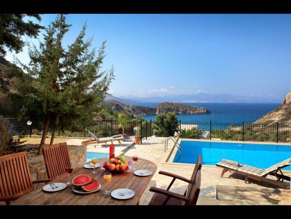Exterior - Villa Ares With Private Pool and a Spectacular Seaview 150m From the Beach (Agios Nikolaos)