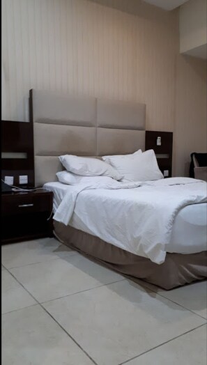 Room, 1 Bedroom, Accessible, Smoking | 1 bedroom