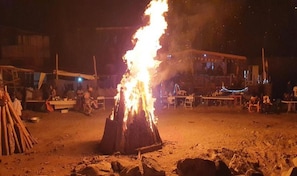 Outdoor dining - Orange Beach Resort -budget Double (Cape Coast)