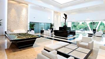 Appart'hĂŽtel, 2 chambres, balcon, vue piscine | Hall