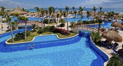 Luxurious Tulum Terrazas 2-bedroom Condominiuml