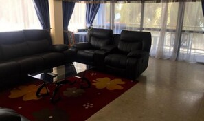Living area - Elmina Beach Resort - Standard Room (Elmina)