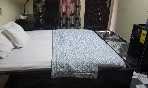 1 bedroom, blackout curtains, WiFi