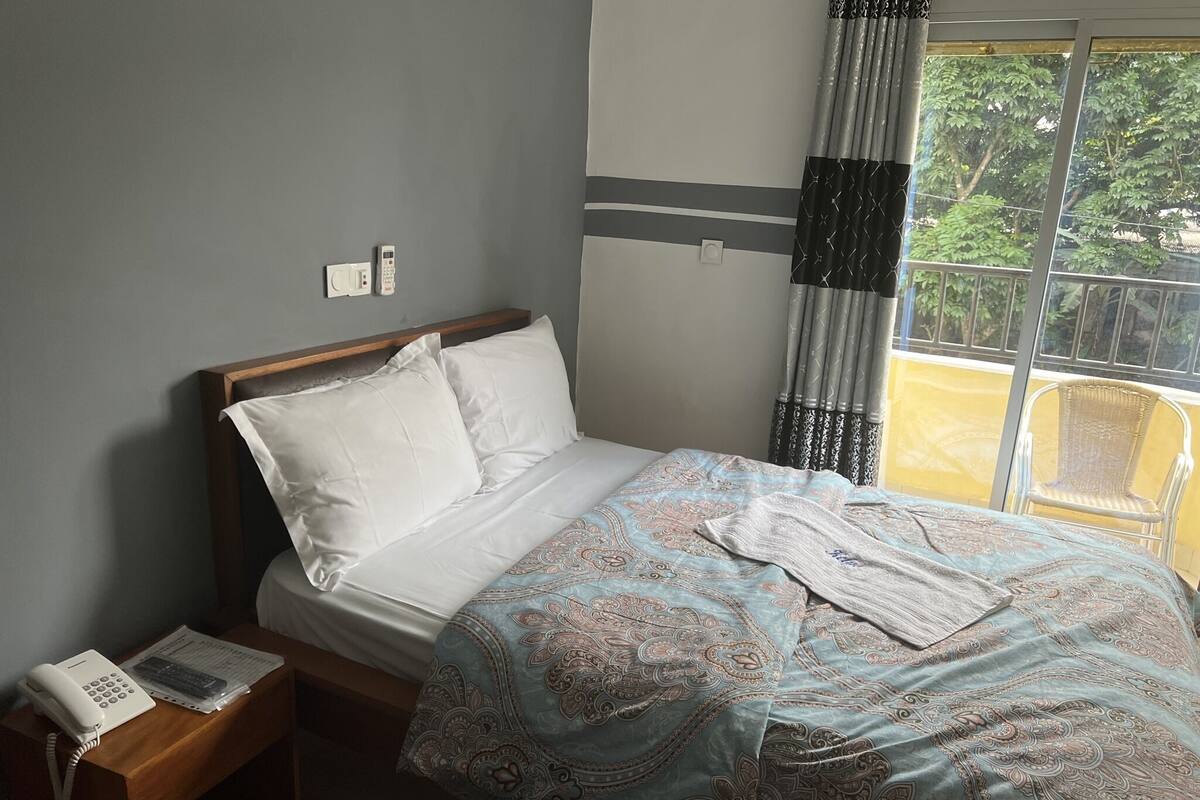 Kamar Comfort | 2 kamar tidur, seprai premium, tempat tidur Select Comfort, dan brankas