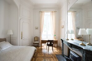 1 bedroom, desk, iron/ironing board, internet