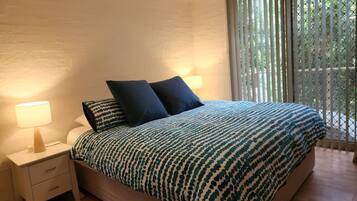 2 bedrooms, iron/ironing board, free WiFi, bed sheets