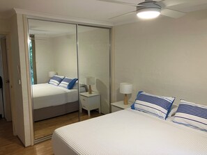 2 bedrooms, iron/ironing board, free WiFi, bed sheets