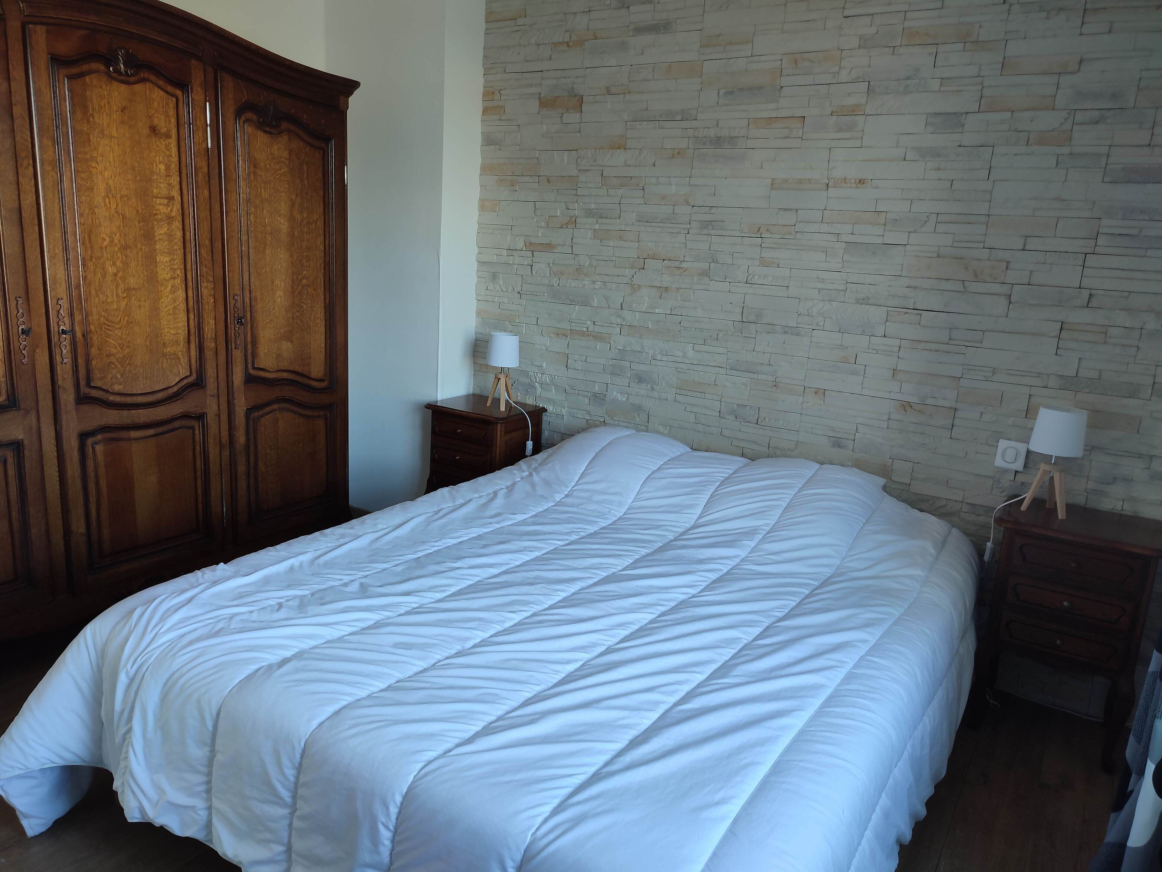3 chambres, fer et planche à repasser, Wi-Fi gratuit, draps fournis