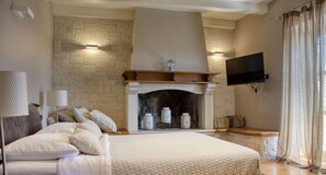 5 bedrooms, iron/ironing board, travel cot, free WiFi