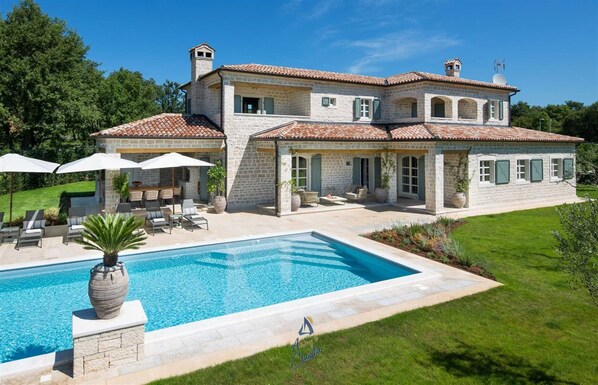 Piscina all'aperto
