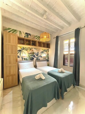 5 bedrooms, in-room safe, desk, iron/ironing board