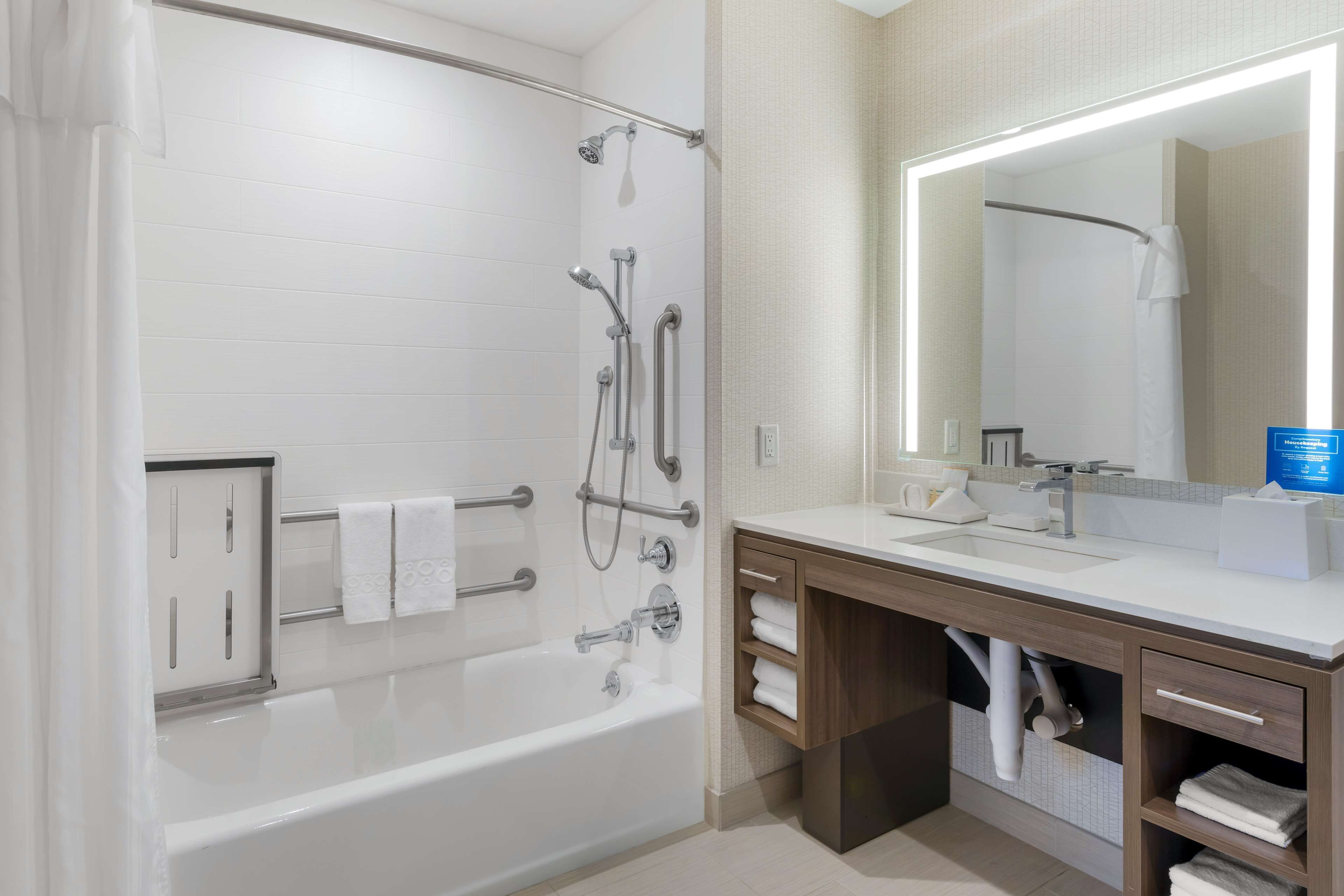 suite, 1 king bed, accessible, bathtub (mobility & hearing) | bathroom | free toiletries, hair dryer, towels, soap