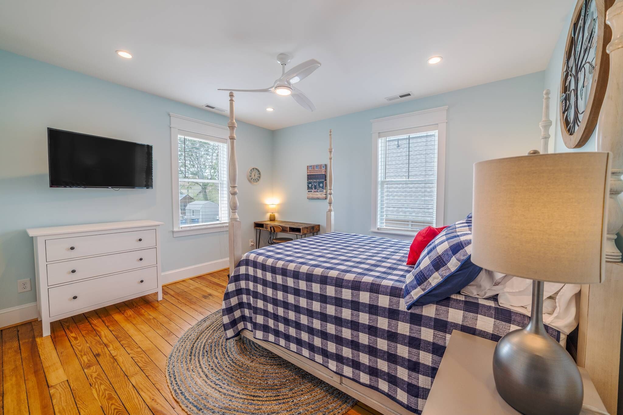 3 soverom, strykejern/-brett, wi-fi og sengetøy