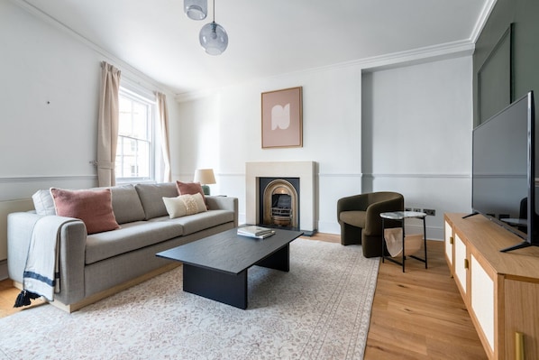 TV, fireplace, stereo