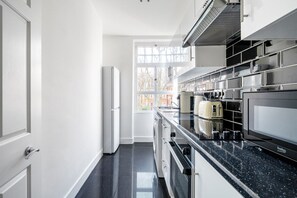 Fridge, microwave, oven, dishwasher