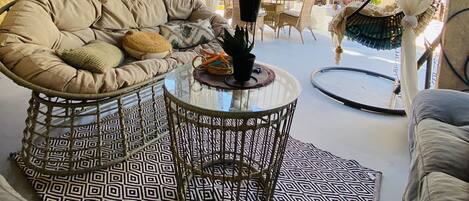 Smart TV, estéreo y oficina