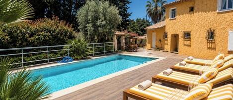Piscina a l'aire lliure