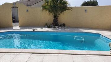 Piscine extérieure, piscine chauffée