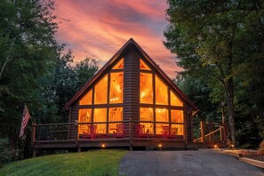 Exterior - … Quiet Cabin Getaway … Close to Town … Hot Tub … (Sevierville)