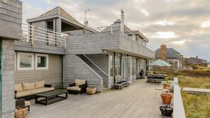 House, Multiple Beds (Amagansett Beachfront Beauty) | Exterior