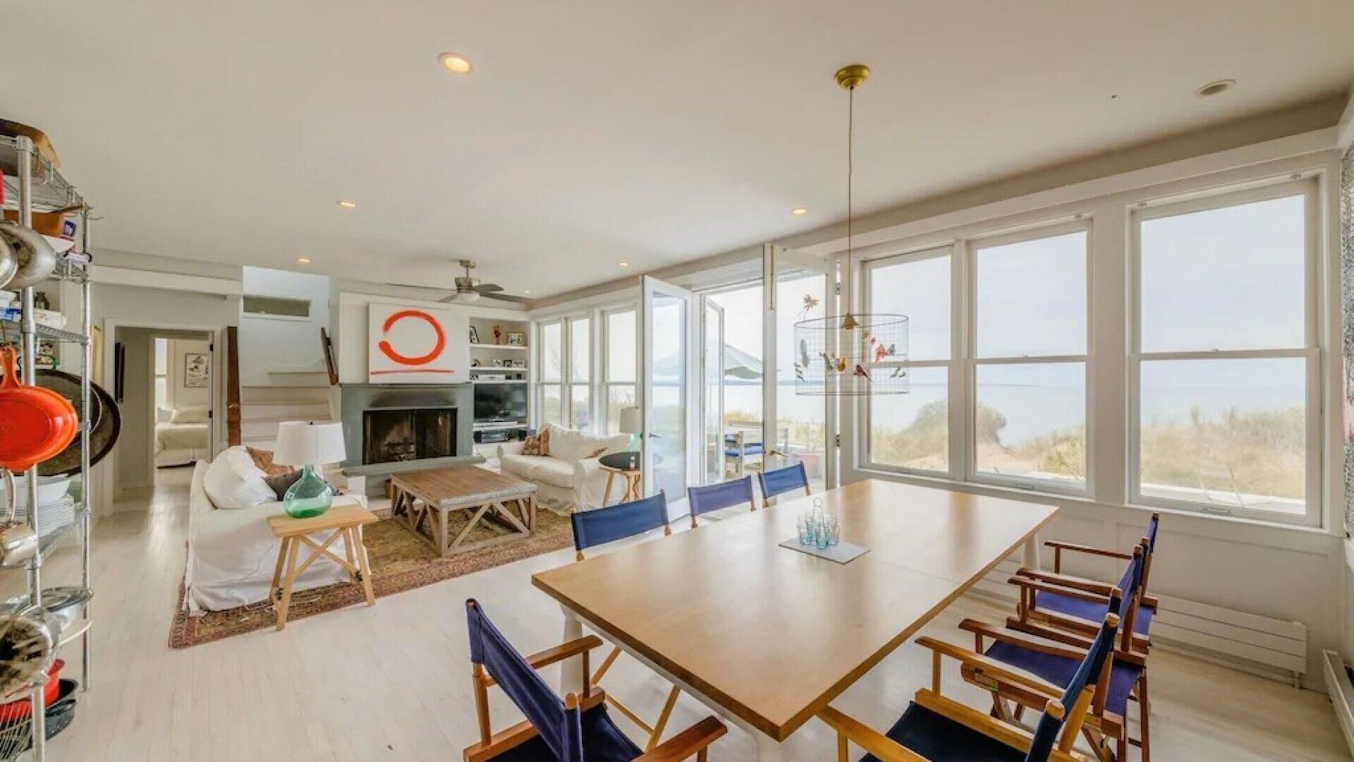 House, Multiple Beds (Amagansett Beachfront Beauty) | Living room