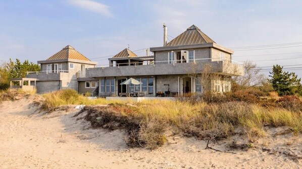 House, Multiple Beds (Amagansett Beachfront Beauty) | Exterior