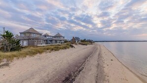 House, Multiple Beds (Amagansett Beachfront Beauty) | Beach - Amagansett Beachfront Beauty (Amagansett)