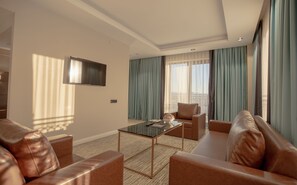 Suite | In-room safe, blackout curtains, soundproofing, free WiFi - Elifim Resort Hotel (Gerede)