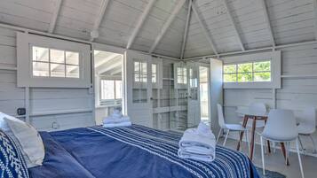 House, Multiple Beds (Bungalow 3 - 1BR, Waterfront) | 1 bedroom