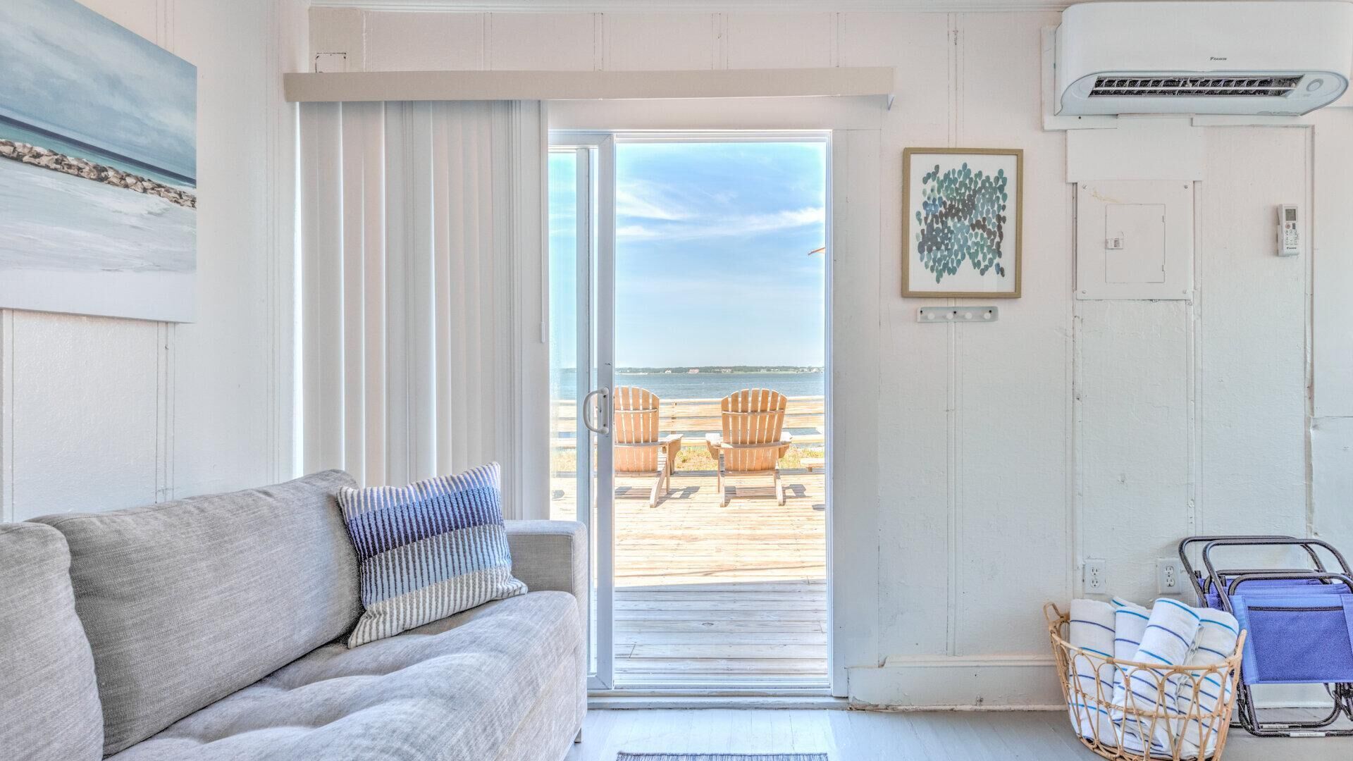 House, Multiple Beds (Bungalow 7 - 2BR, Waterfront) | Living room