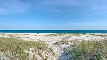 House, Multiple Beds (Bungalow 2 - 1BR, Water View) | Beach